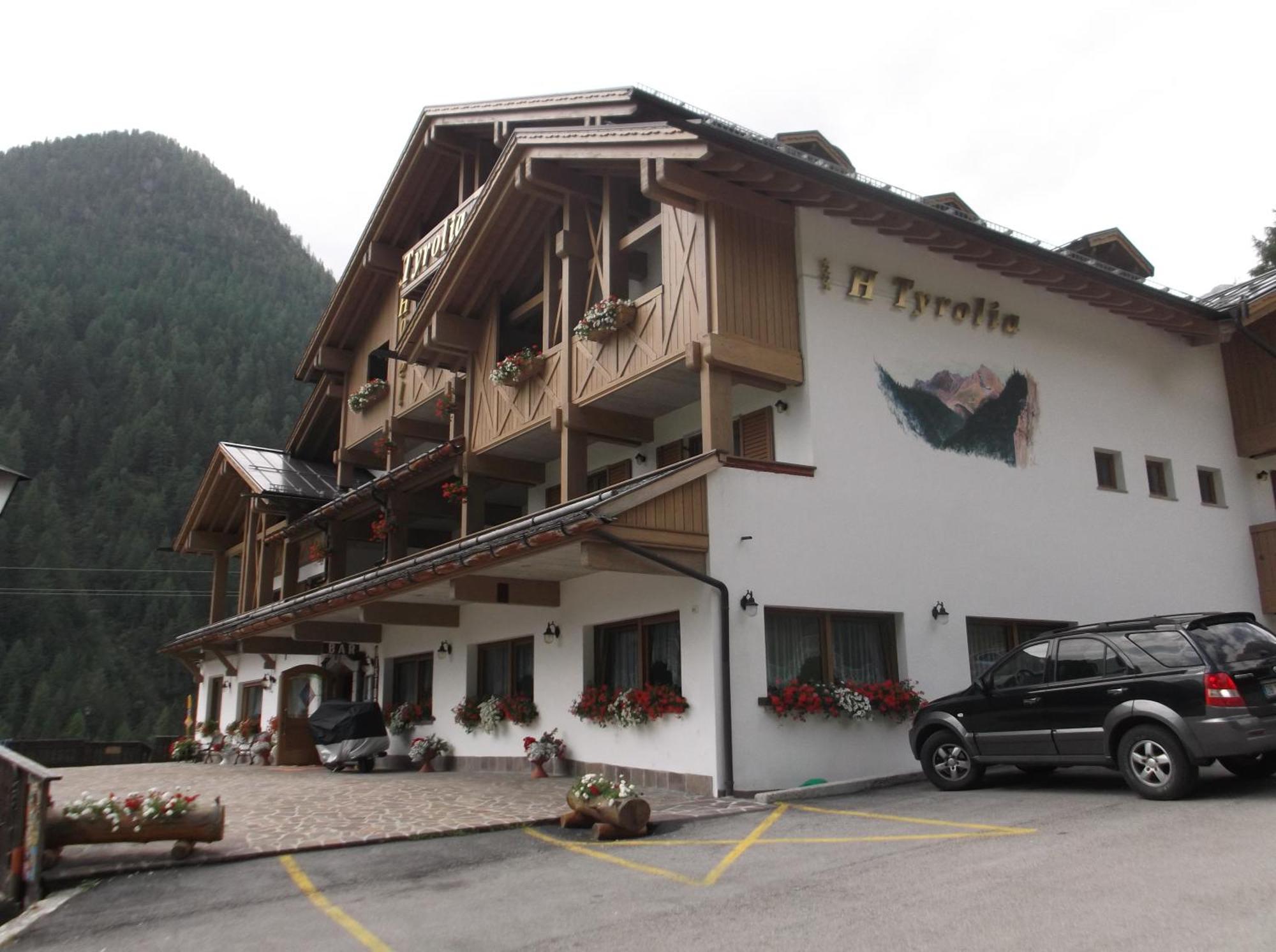 Hotel Tyrolia Malga Ciapela Exterior photo