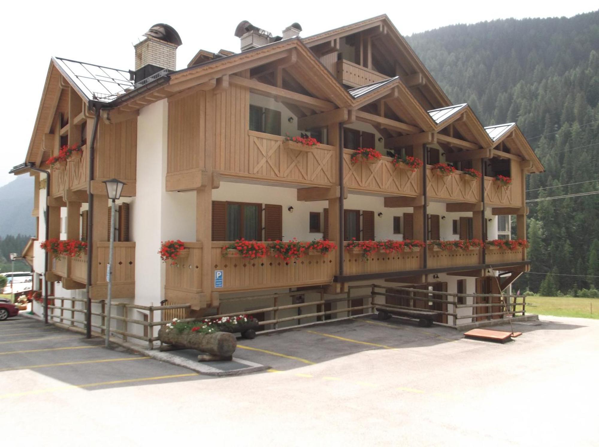 Hotel Tyrolia Malga Ciapela Exterior photo