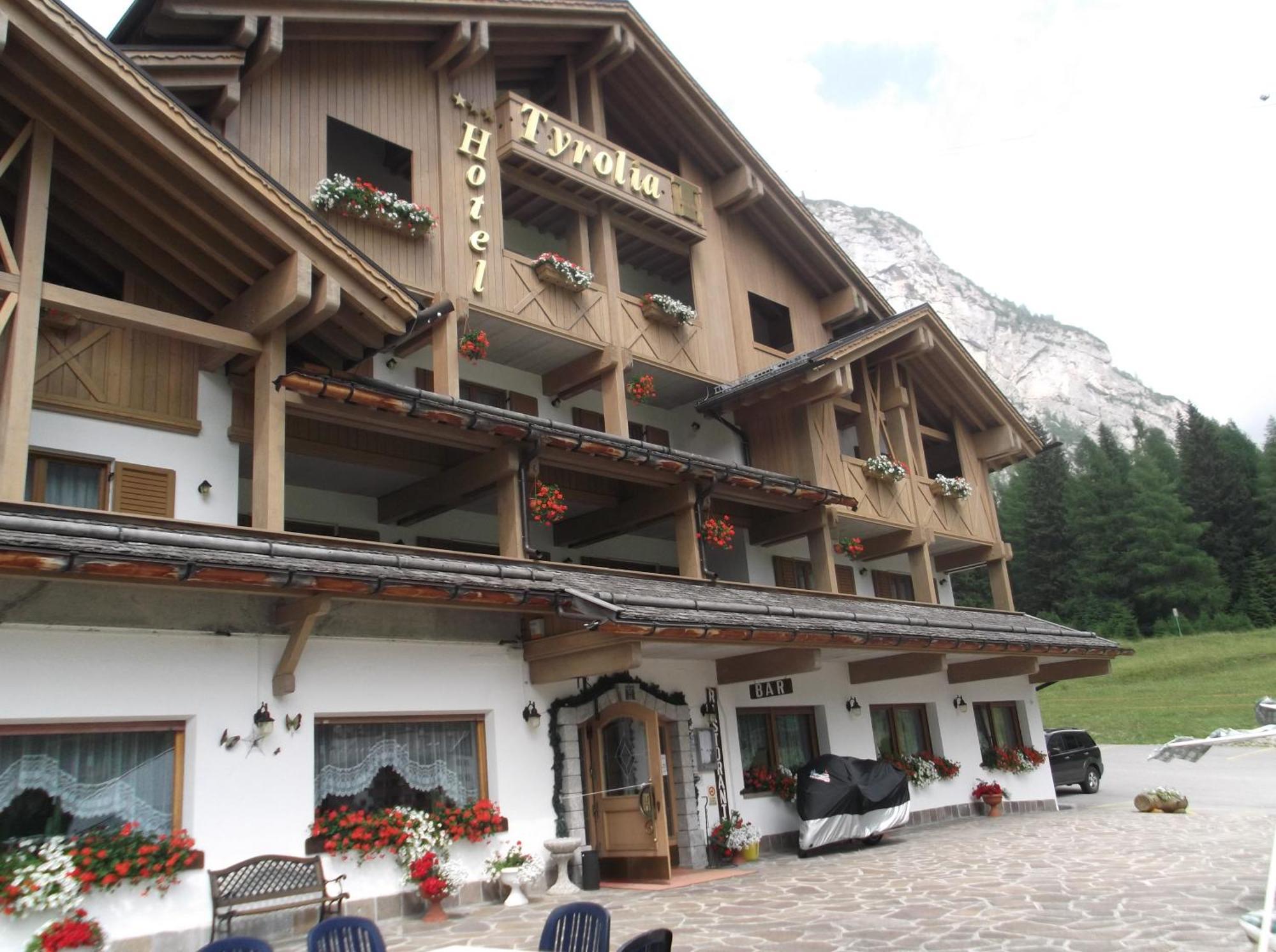 Hotel Tyrolia Malga Ciapela Exterior photo